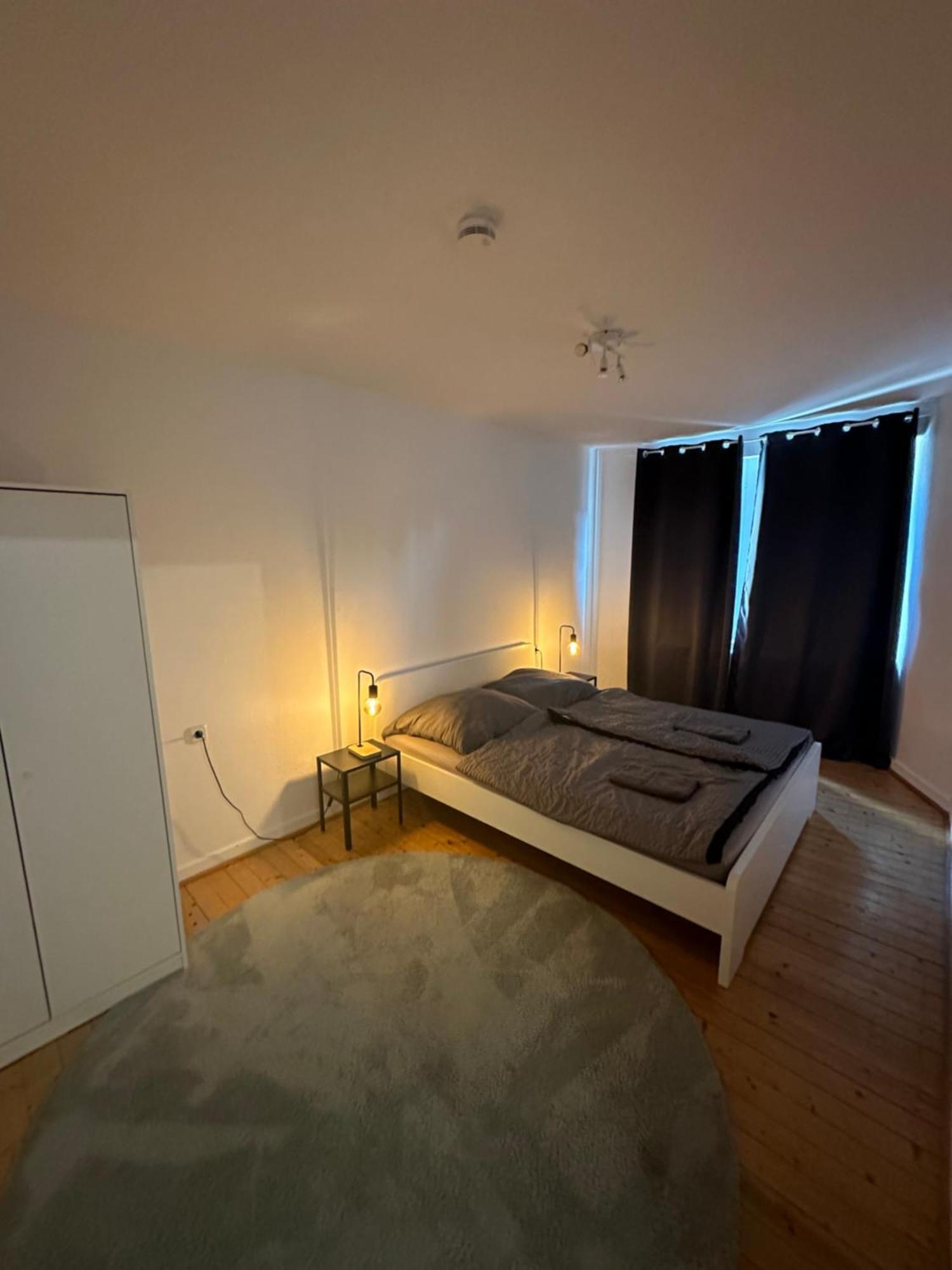 Doppelbett Unterkunft Vahrenwald-List Hannover Exterior photo